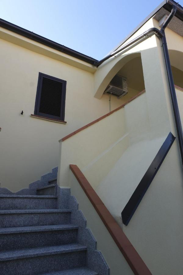 Aria Di Vacanza - Gelsi Olbia Exterior foto