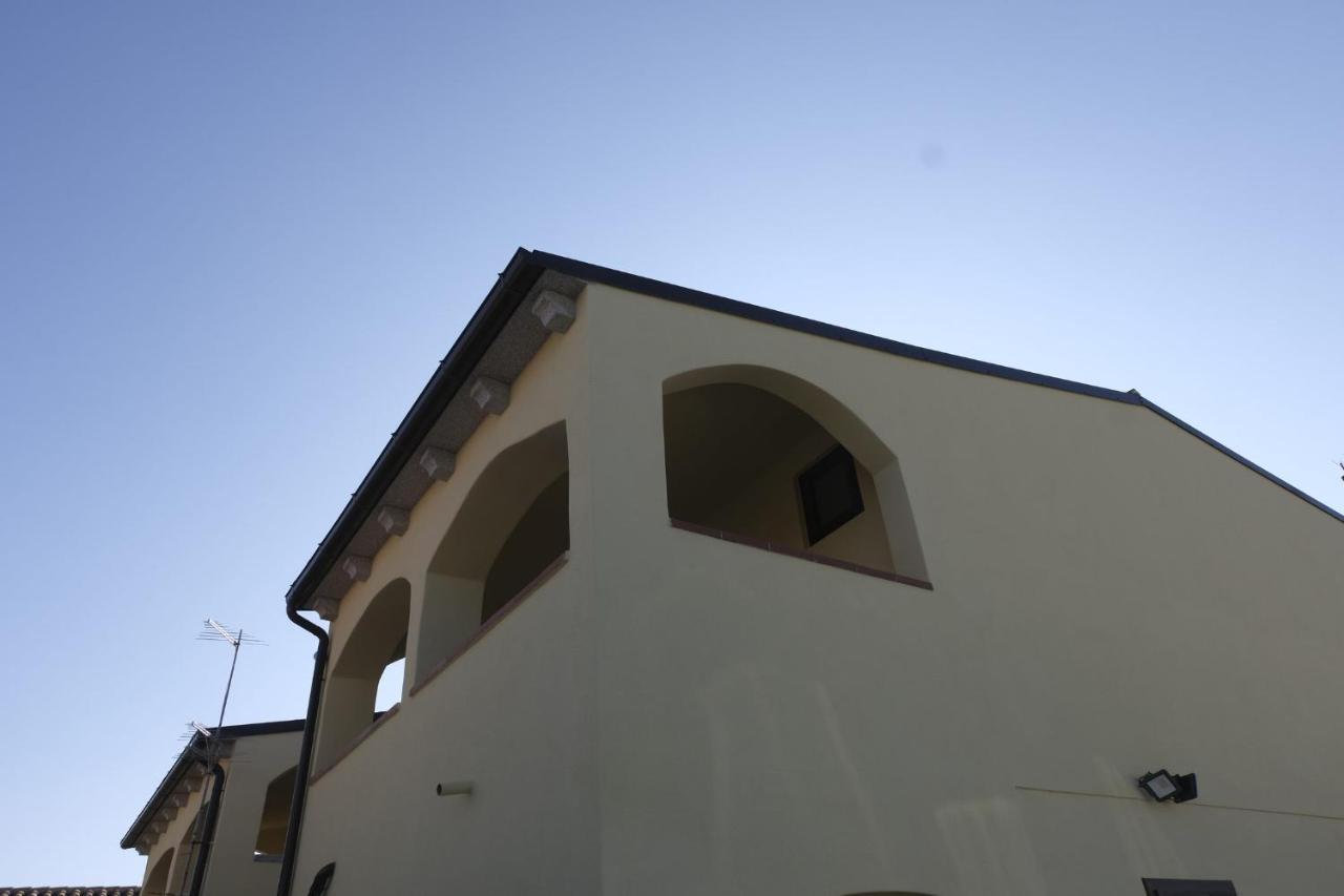 Aria Di Vacanza - Gelsi Olbia Exterior foto