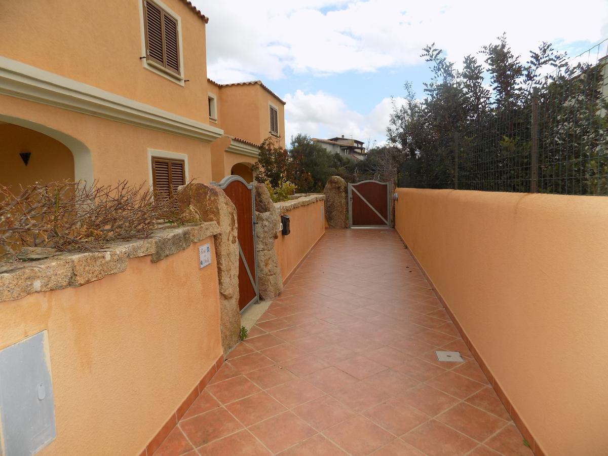 Aria Di Vacanza - Gelsi Olbia Exterior foto