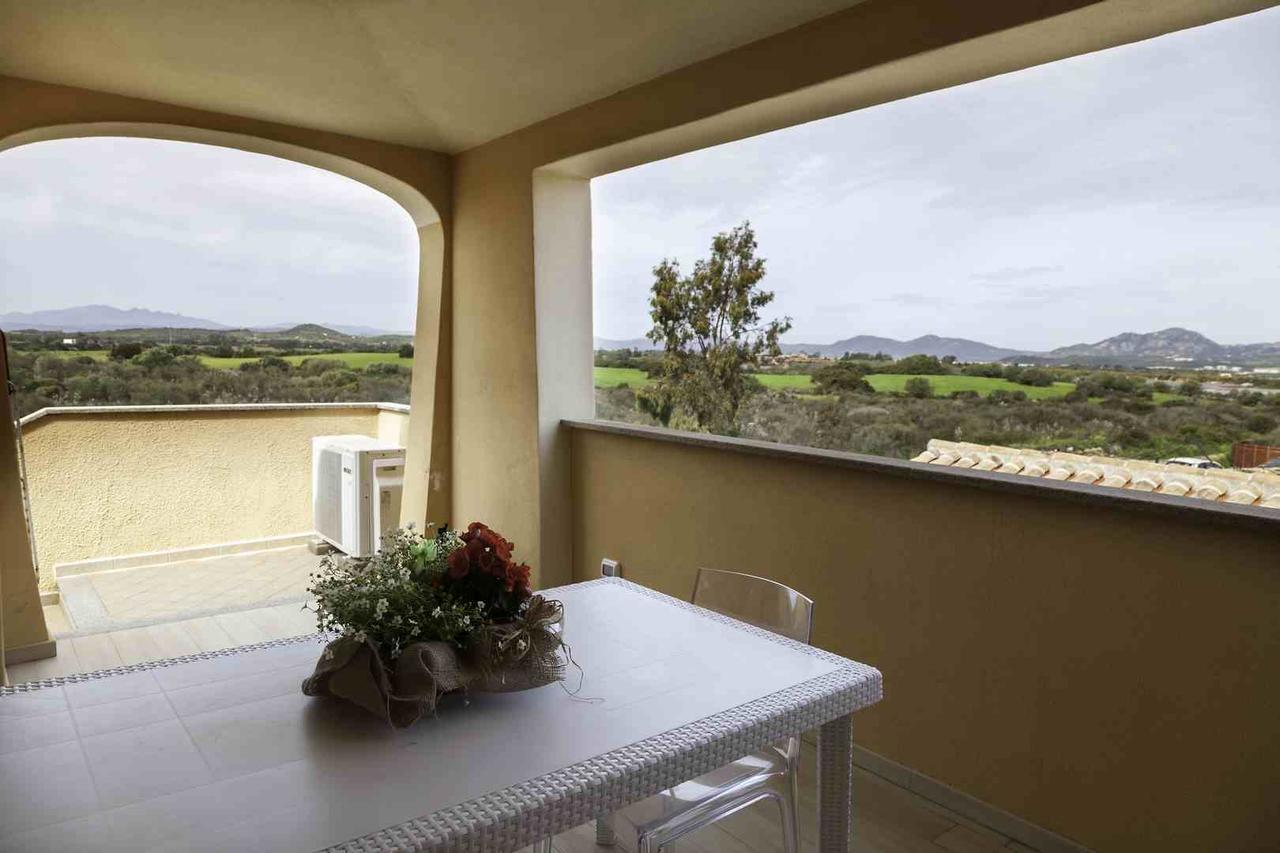 Aria Di Vacanza - Gelsi Olbia Exterior foto